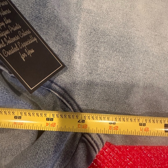 NWT DG2 by Diane Gilman jeggings size 4
Inseam 27”
Inseam floral design - Picture 7 of 8